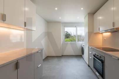 Apartamento T2 para Arrendamento em Carnide