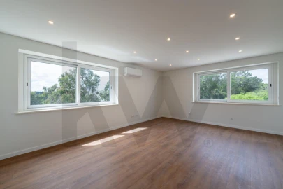 Apartamento T2 para Arrendamento em Carnide