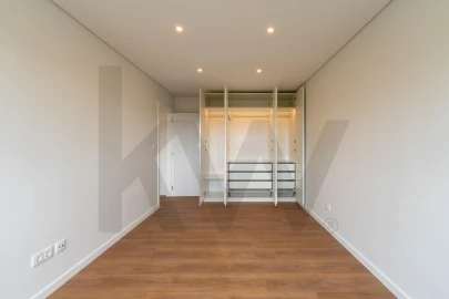 Apartamento T2 para Arrendamento em Carnide
