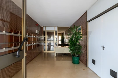 Apartamento T2 para Arrendamento em Carnide