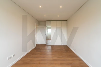 Apartamento T2 para Arrendamento em Carnide