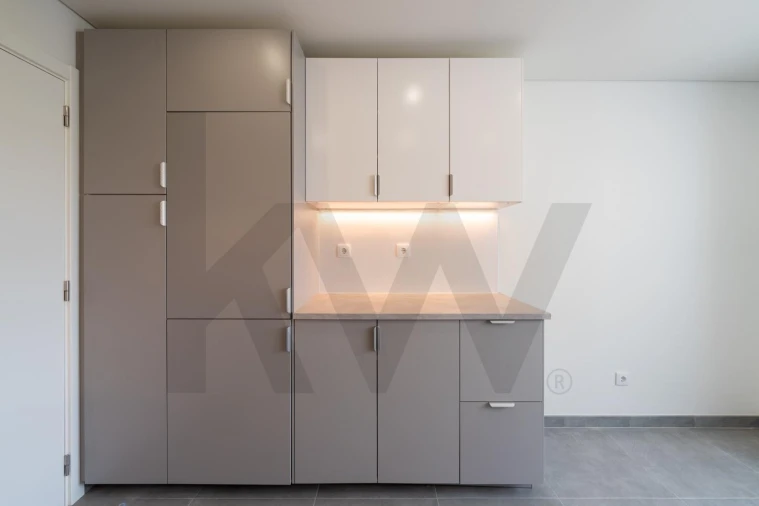 Apartamento T2 para Arrendamento em Carnide Foto 8