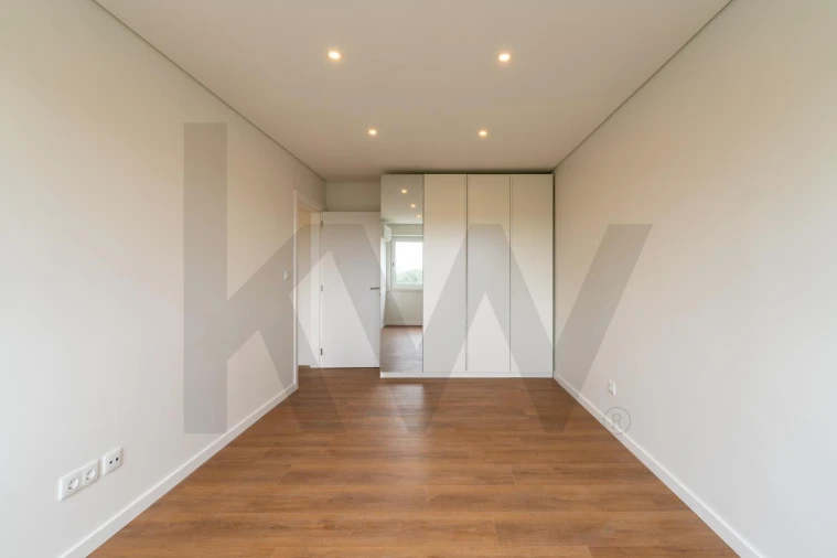 Apartamento T2 para Arrendamento em Carnide Foto 12