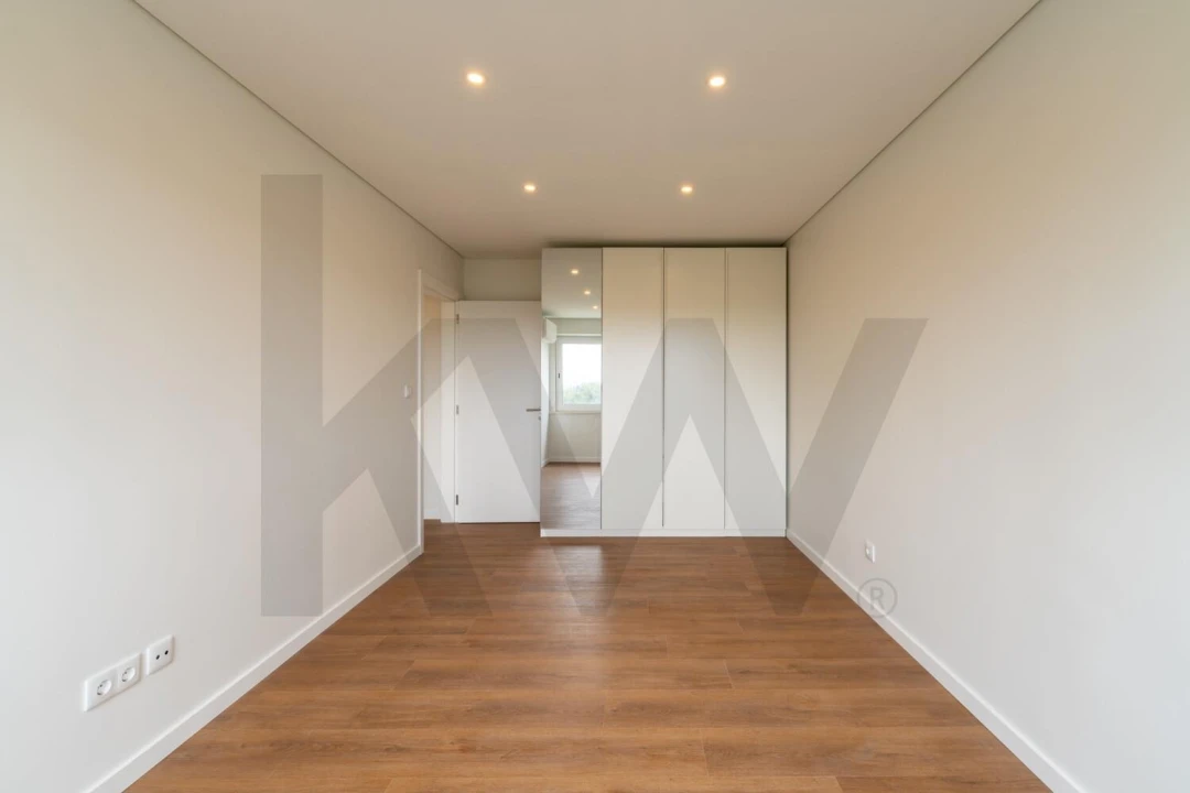 Apartamento T2 para Arrendamento em Carnide Foto 12