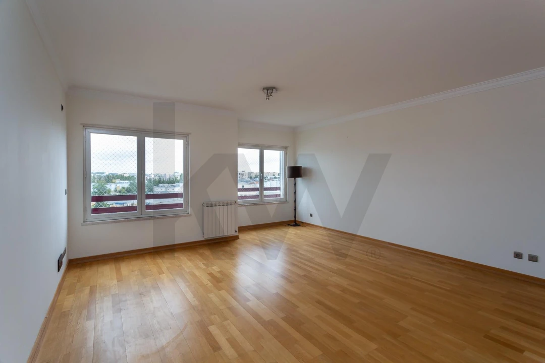 Apartamento T2 para Arrendamento em Carnide Foto 1