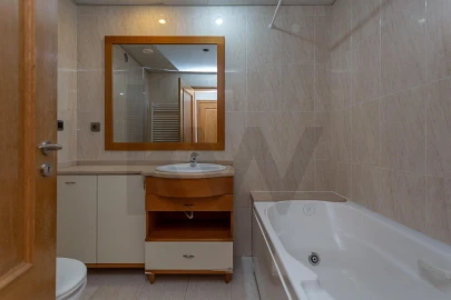 Apartamento T2 para Arrendamento em Carnide