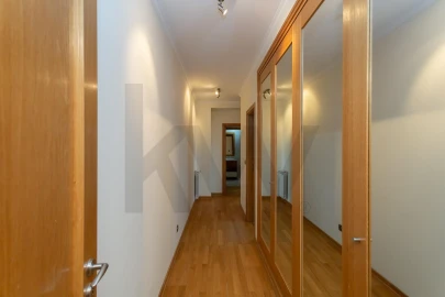 Apartamento T2 para Arrendamento em Carnide
