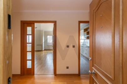 Apartamento T2 para Arrendamento em Carnide