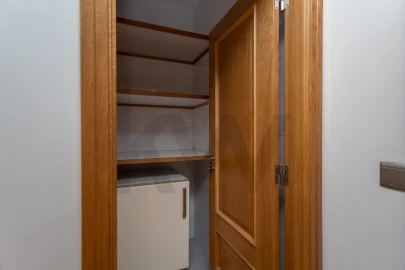 Apartamento T2 para Arrendamento em Carnide