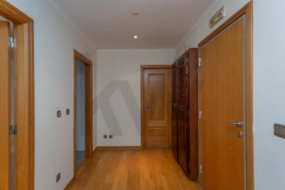 Apartamento T2 para Arrendamento em Carnide