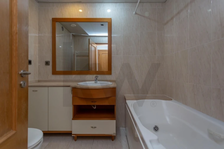 Apartamento T2 para Arrendamento em Carnide Foto 19