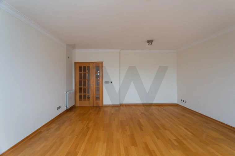 Apartamento T2 para Arrendamento em Carnide Foto 8