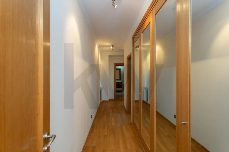 Apartamento T2 para Arrendamento em Carnide Foto 16