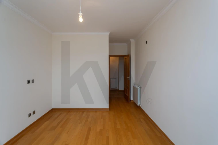 Apartamento T2 para Arrendamento em Carnide Foto 27