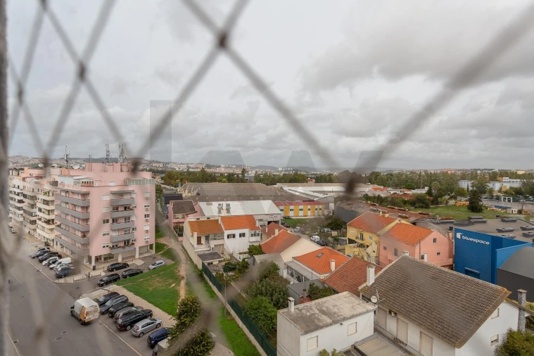 Apartamento T2 para Arrendamento em Carnide Foto 6