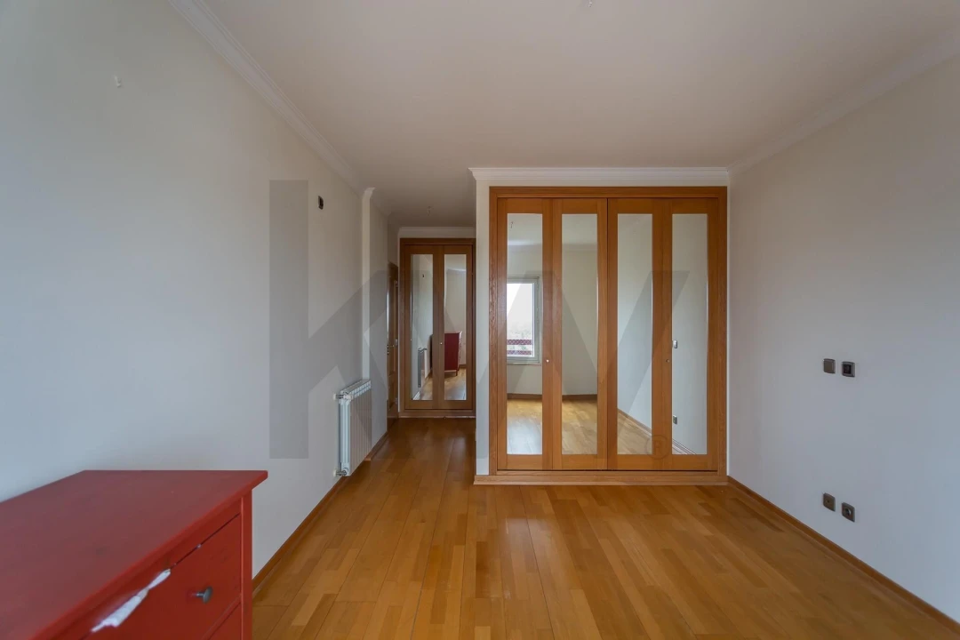 Apartamento T2 para Arrendamento em Carnide Foto 17