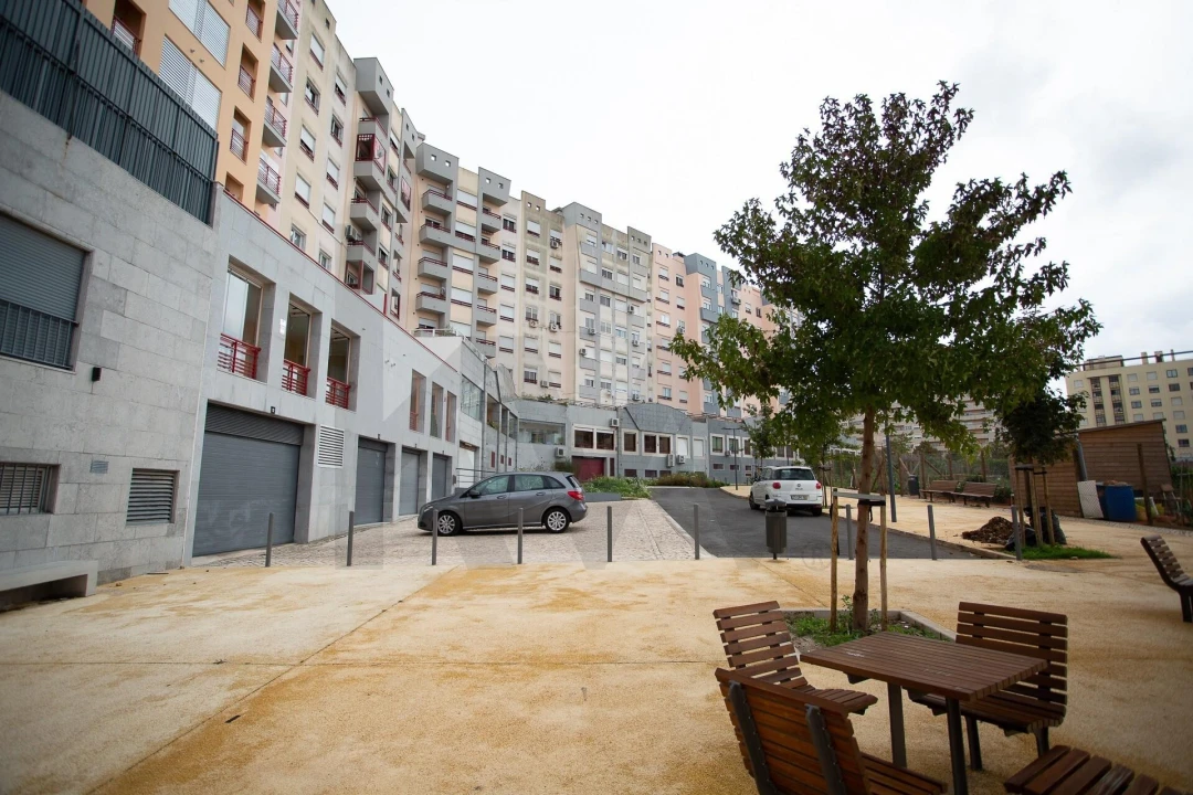 Apartamento T2 para Arrendamento em Carnide Foto 33