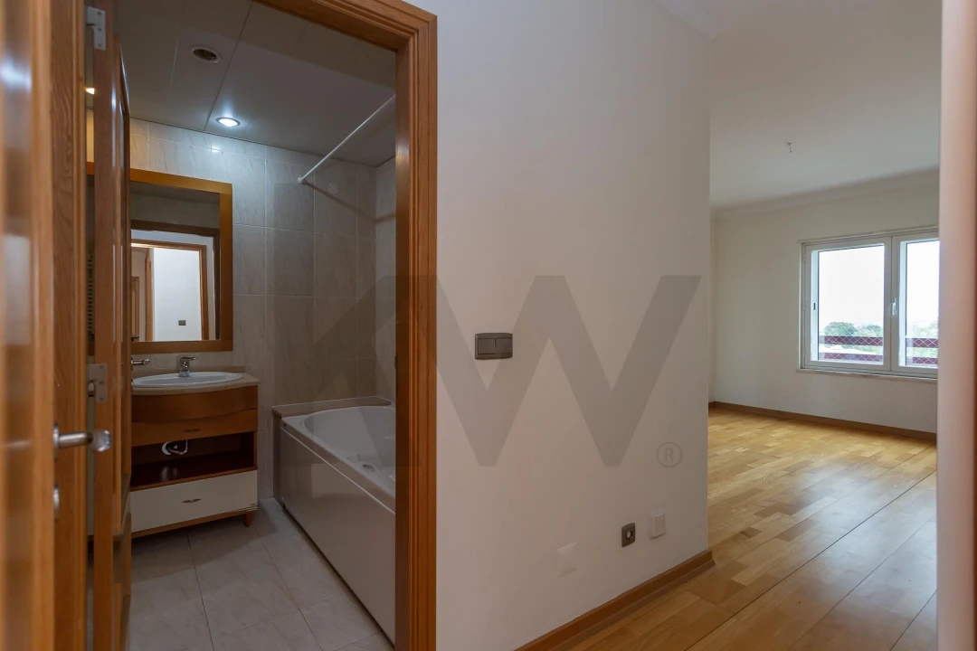 Apartamento T2 para Arrendamento em Carnide Foto 18