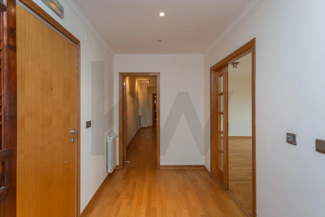Apartamento T2 para Arrendamento em Carnide Foto 3