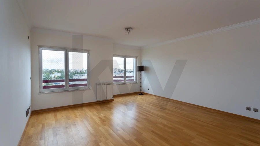 Apartamento T2 para Arrendamento em Carnide
