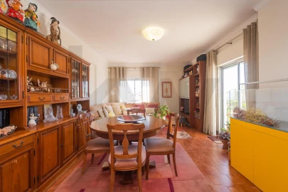 Apartamento T3 para Venda em Agualva e Mira-Sintra