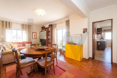 Apartamento T3 para Venda em Agualva e Mira-Sintra
