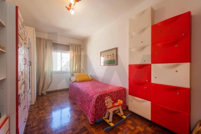 Apartamento T3 para Venda em Agualva e Mira-Sintra