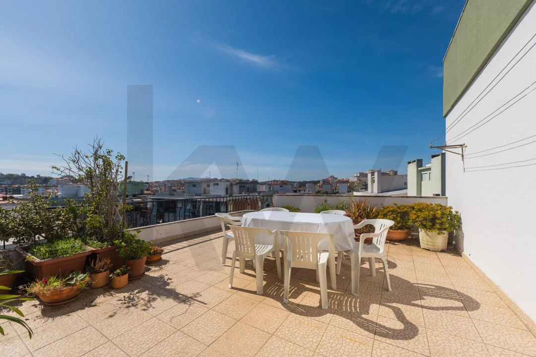 Apartamento T3 para Venda em Agualva e Mira-Sintra Foto 9