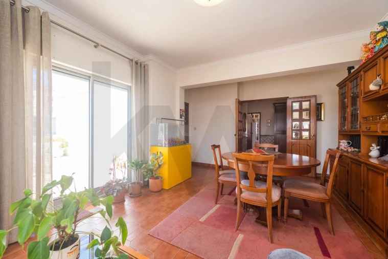 Apartamento T3 para Venda em Agualva e Mira-Sintra Foto 8