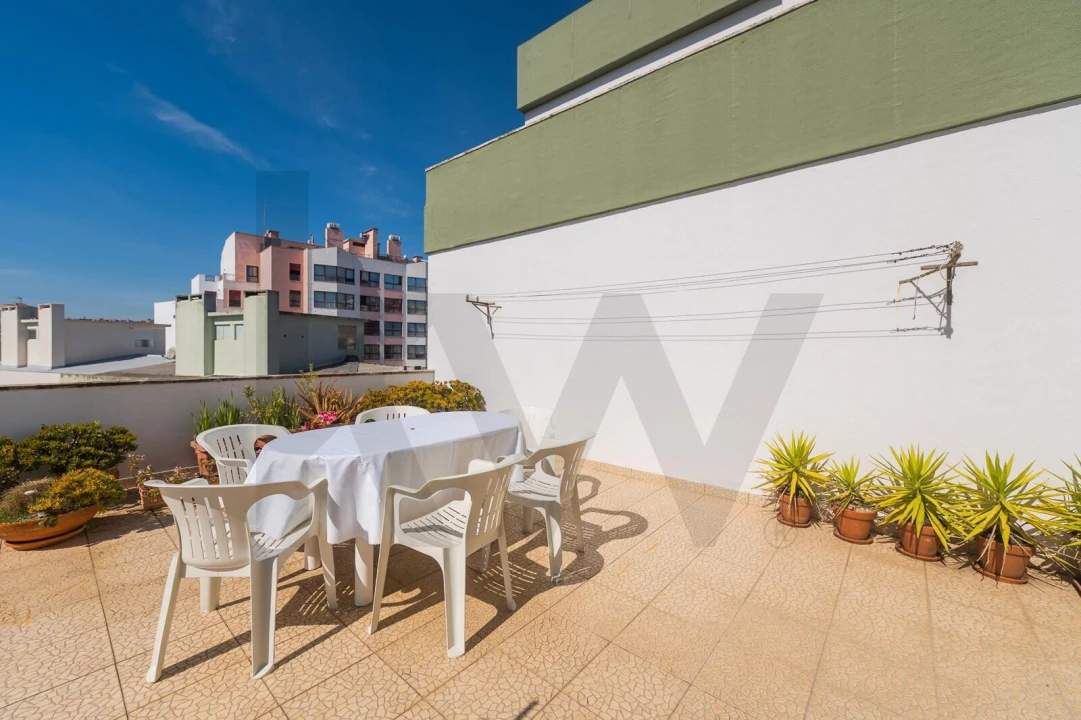 Apartamento T3 para Venda em Agualva e Mira-Sintra Foto 10
