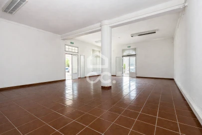 Negócio para Venda em Malagueira e Horta das Figueiras
