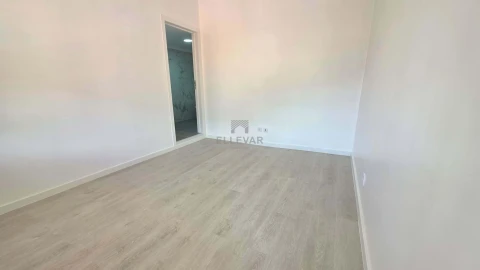 Moradia T2 para Venda em Funchal (São Pedro)
