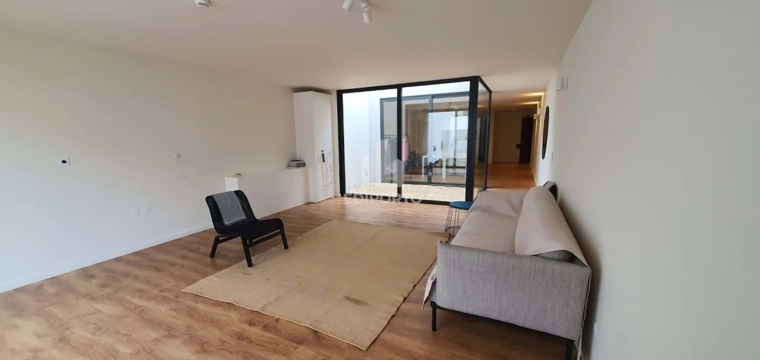 Apartamento T1 para Venda em Lordelo do Ouro e Massarelos Foto 6