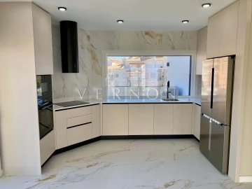 Apartamento T4 para Venda em Armação de Pera