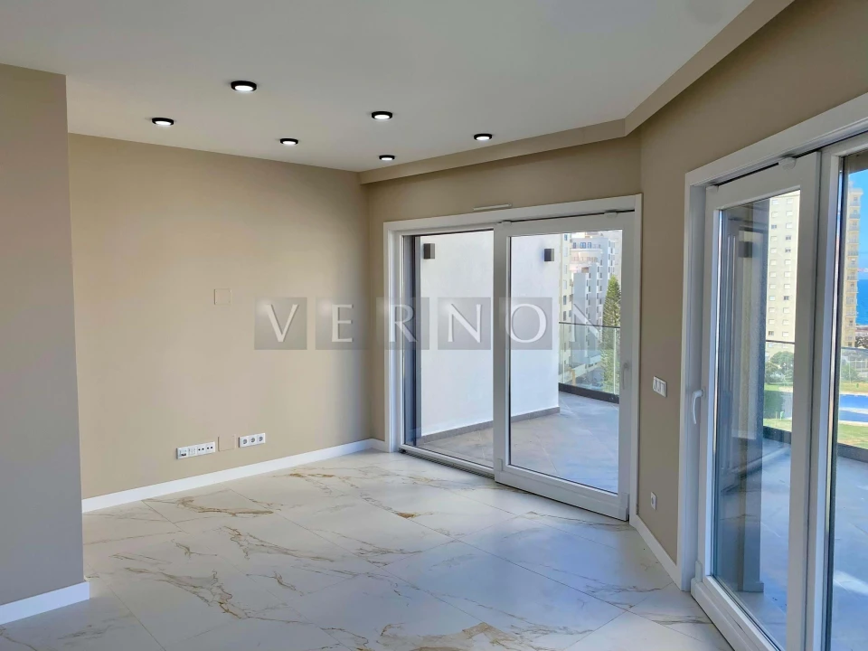 Apartamento T4 para Venda em Armação de Pera Foto 3