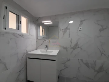 Moradia T2 para Venda em Funchal (São Pedro)