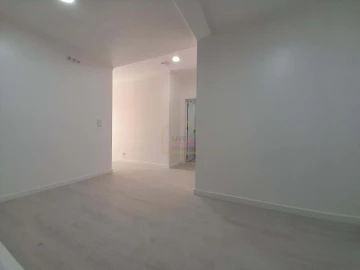 Moradia T2 para Venda em Funchal (São Pedro)