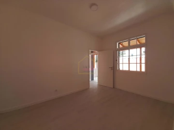Moradia T2 para Venda em Funchal (São Pedro)