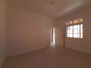 Moradia T2 para Venda em Funchal (São Pedro)