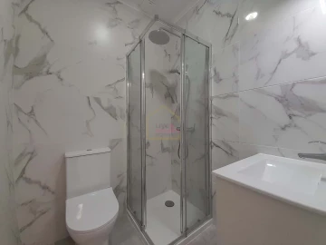 Moradia T2 para Venda em Funchal (São Pedro)