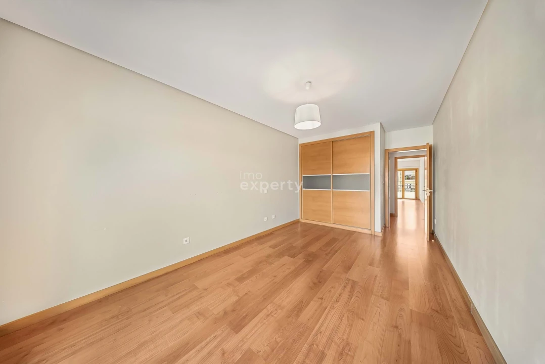 Apartamento T2 para Arrendamento em Mafra Foto 21