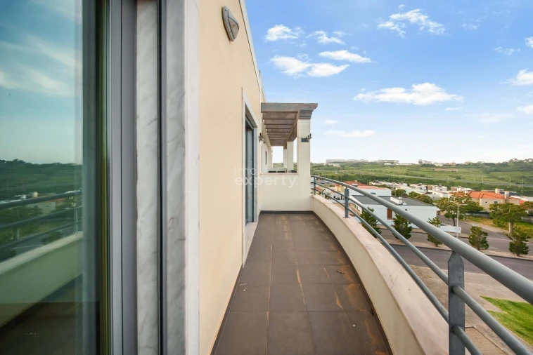 Apartamento T2 para Arrendamento em Mafra Foto 7