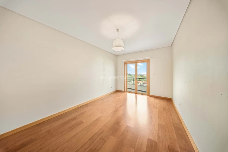 Apartamento T2 para Arrendamento em Mafra Foto 20