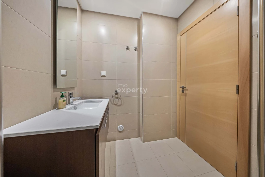 Apartamento T2 para Arrendamento em Mafra Foto 15