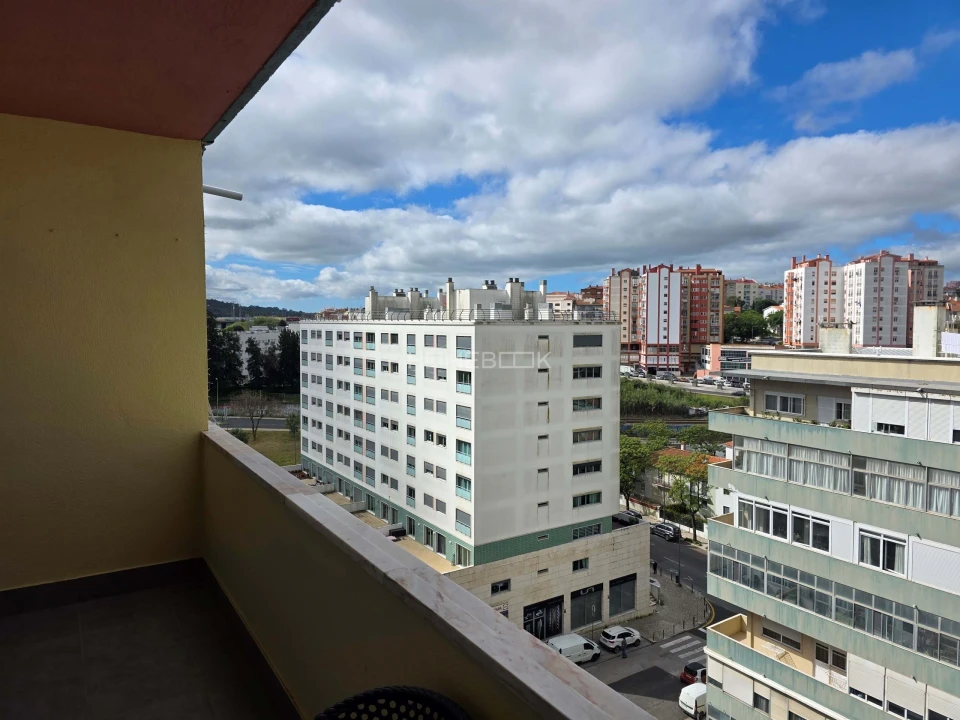 Apartamento T3 para Venda em Benfica Foto 3