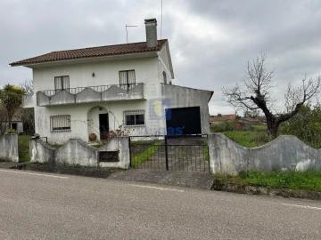 Moradia T4 para Venda em São Pedro de Tomar