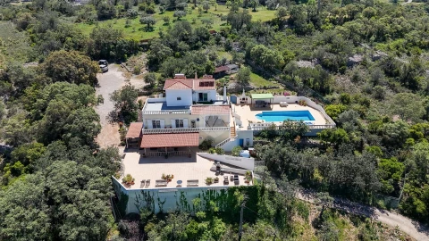 Moradia T6 para Venda em Loule (São Clemente)