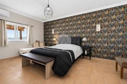 Moradia T6 para Venda em Loule (São Clemente)