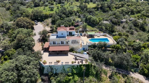 Moradia T6 para Venda em Loule (São Clemente)