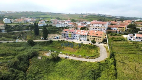 Terreno para Venda em Miragaia e Marteleira